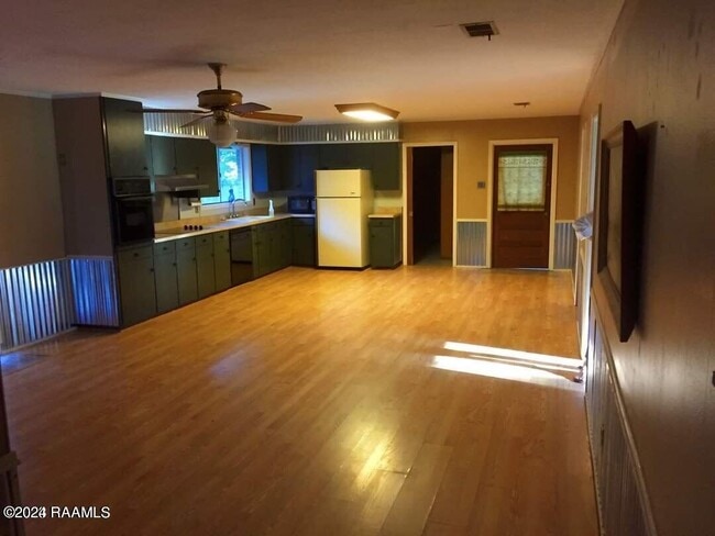 Building Photo - 4110 N University Ave