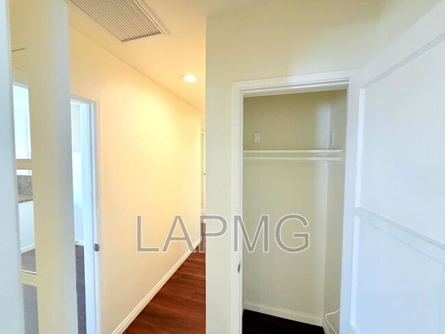 Building Photo - 17535-17537 Baltar Street