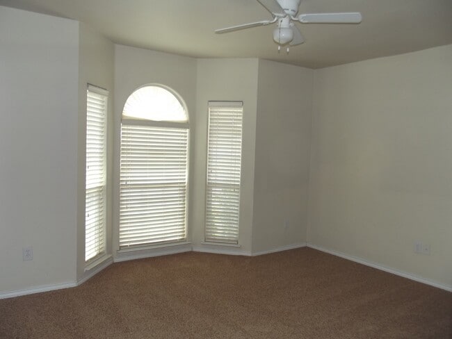 Building Photo - Large 3/2/2 Home in Monterey - Frenship School District