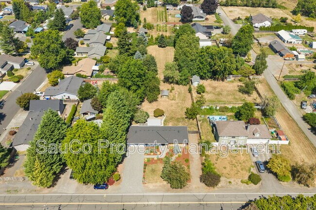 Building Photo - 5301 SE Welch Rd