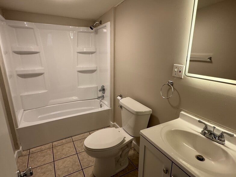 Building Photo - 1216 Ohio St