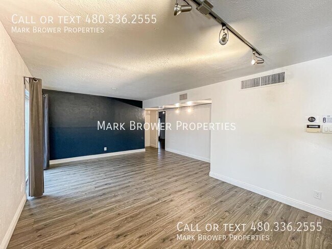 Building Photo - 6732 E 6th St
