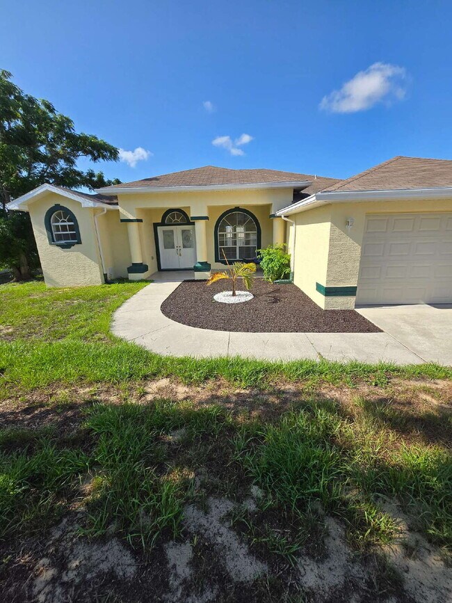Building Photo - "Charming 3-Bed, 2-Bath Haven in Spring Hill – Your Perfect Florida Retreat!"