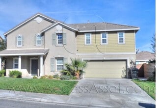Building Photo - Beautiful Three Bedroom, Curb Appeal Home!