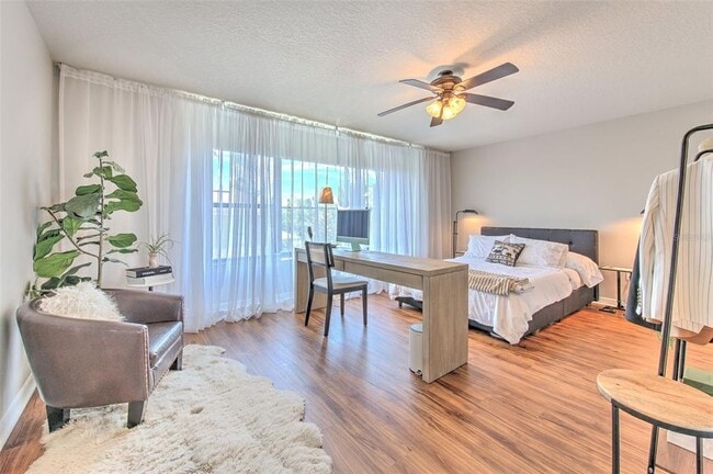 Building Photo - 11808 13th Way N