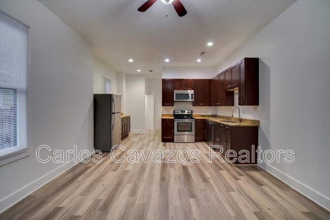 Building Photo - 5513 Victor St