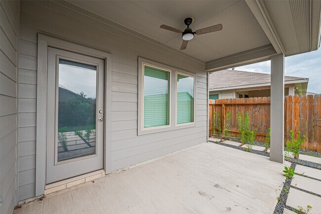 Building Photo - 12518 Pelican Bay Dr