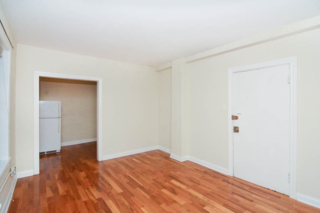 Building Photo - 2844 N Orchard St
