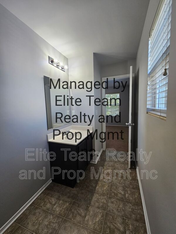 Building Photo - 453 Hunters Dance Road
