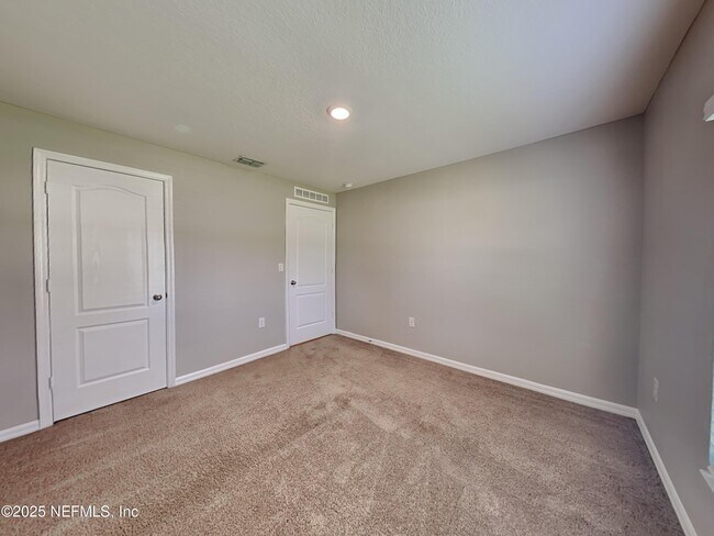 Building Photo - 42 Rickenbacker Dr