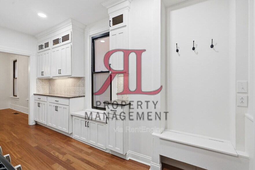 Building Photo - 183 E 1st Ave