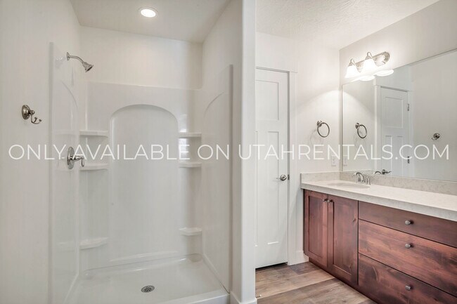 Building Photo - 1692 Aspen Loop