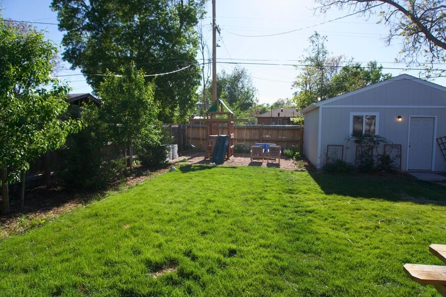 Building Photo - 2655 Poplar St