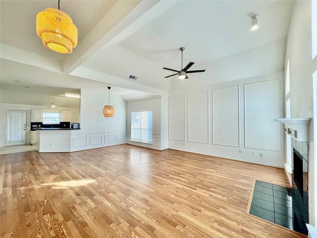 Building Photo - 2015 Silverway Ln