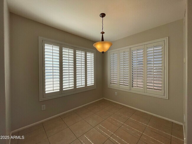 Building Photo - 1605 E Melanie St