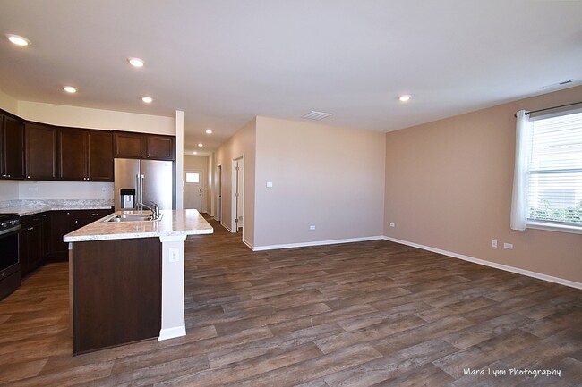 Building Photo - 325 Sussex Ln