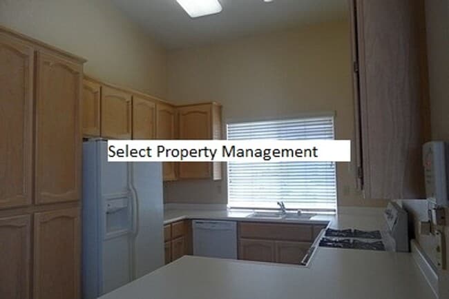 Building Photo - Woodcreek Oaks home - three bedroom