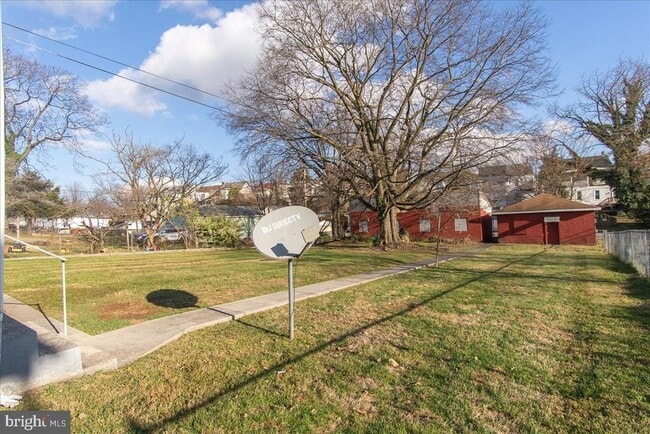 Primary Photo - 250 N Mulberry St