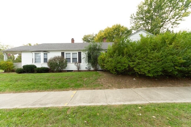 Building Photo - 1 bed 1 bath. Located in desirable Christi...