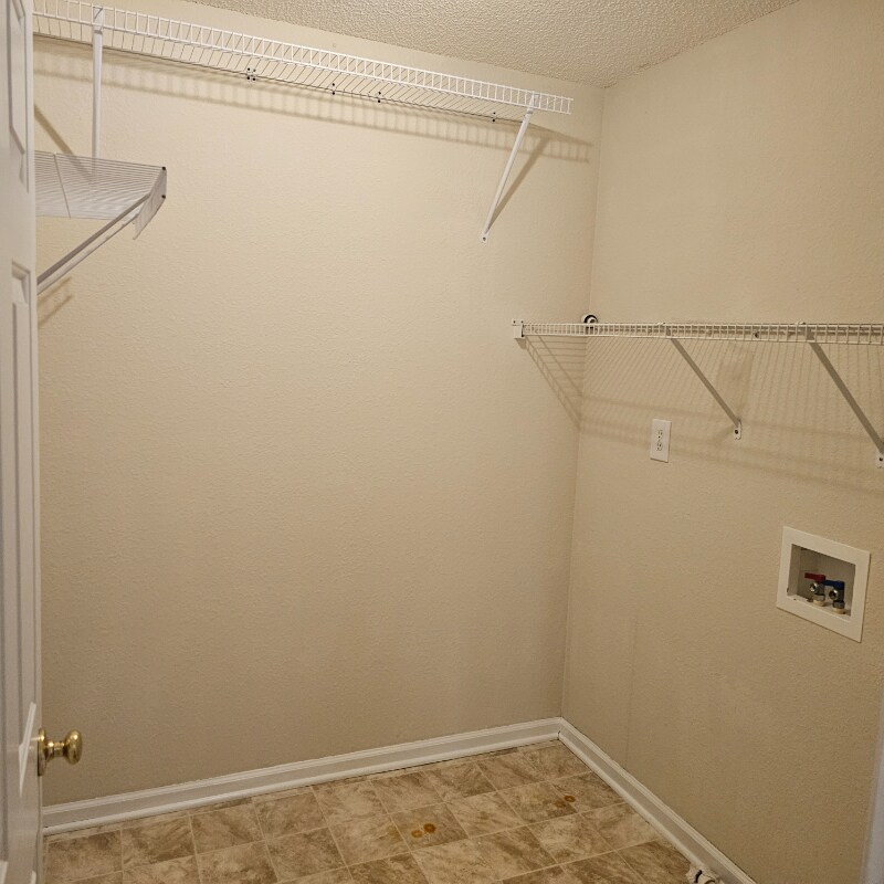 Building Photo - 205 Killian Green Dr