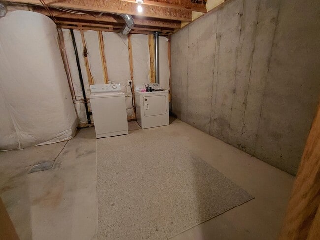Building Photo - 2544 Begonia Ct