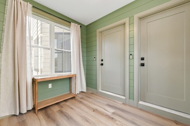 Building Photo - 36 McKone St