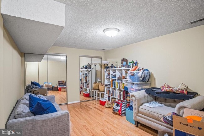 Building Photo - 1447 Newport Spring Ct