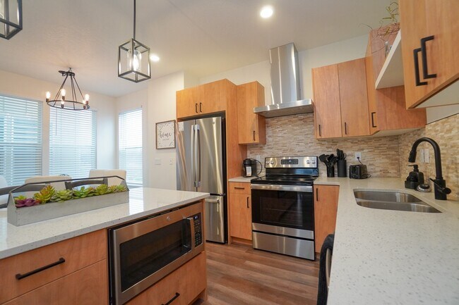 Building Photo - 479 E Violets Cv Ln