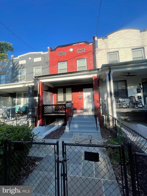 Building Photo - 1720 16th St SE