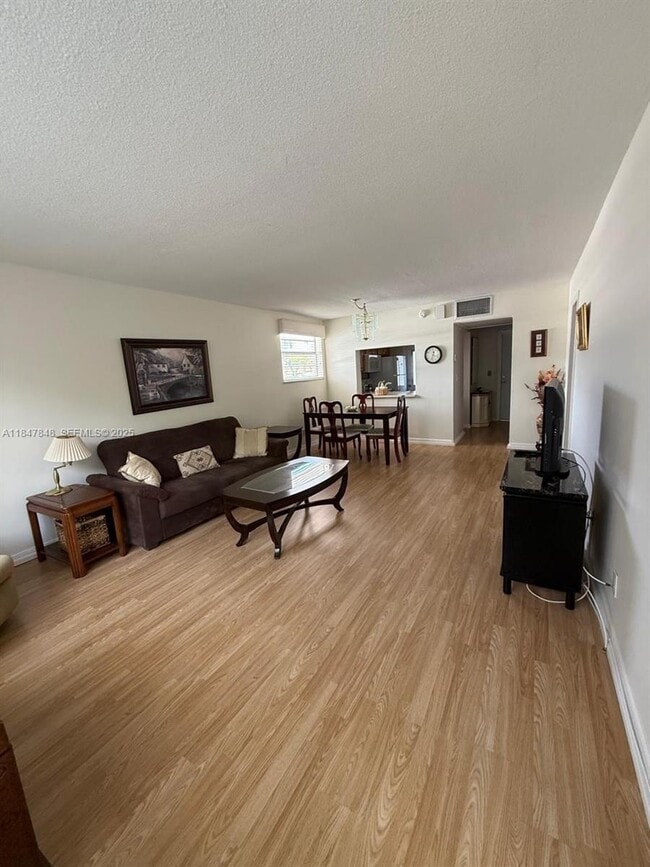 Building Photo - 4025 N Federal Hwy