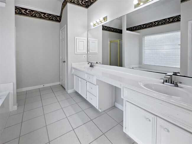 Building Photo - 2227 Clawson Falls Dr