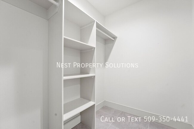 Building Photo - 4102 Quinn Dr NE