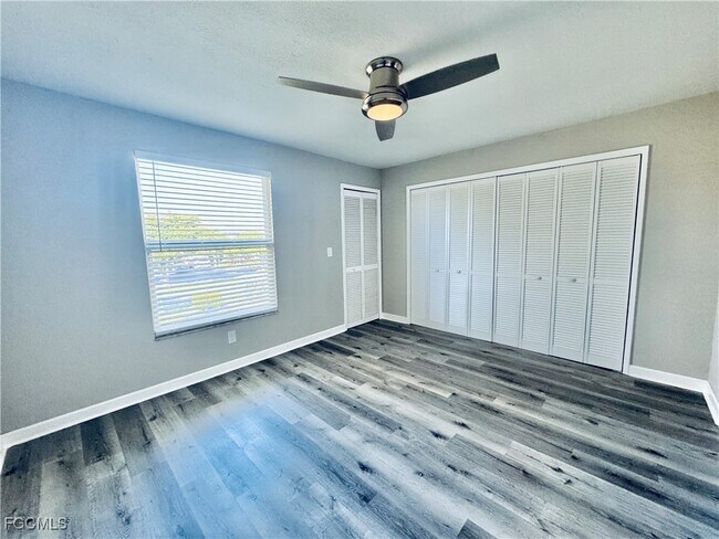 Building Photo - 4641 SW Santa Barbara Pl