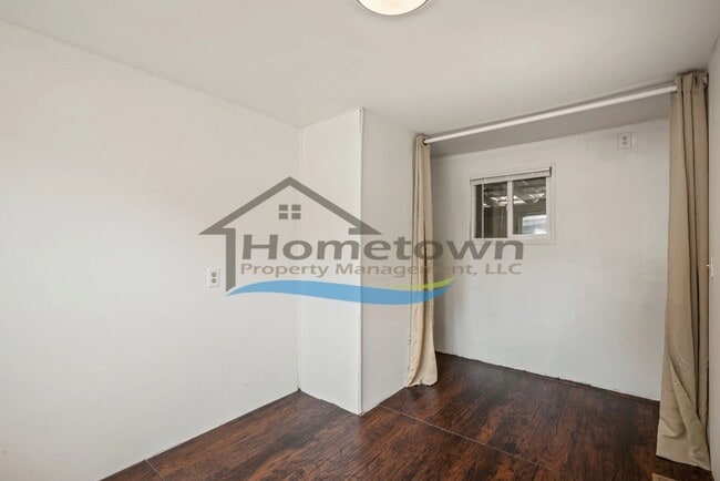 Building Photo - 2 Bedroom 1 Bath Home Available in Sagle's...