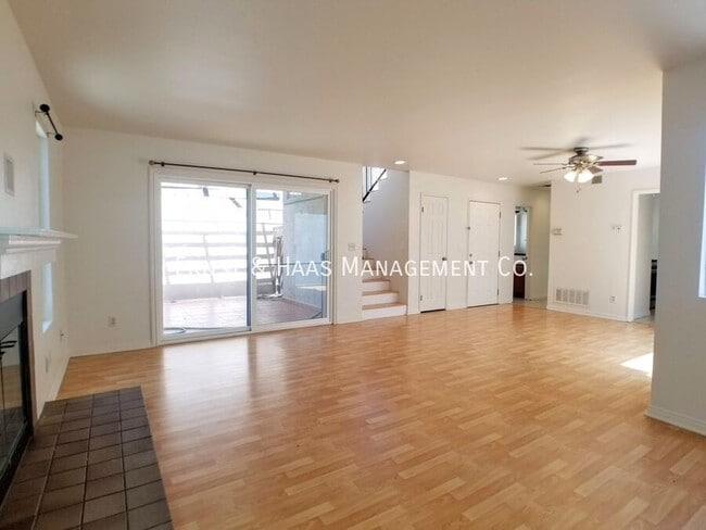 Building Photo - 3824 Golden Ave