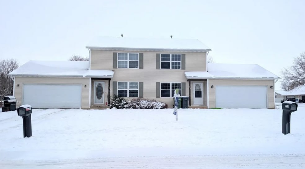 Building Photo - 726 S Main St