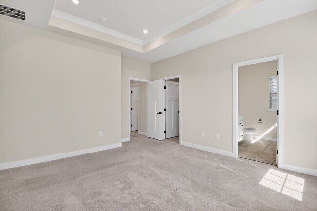 Building Photo - 19753 Grn Vlg Dr