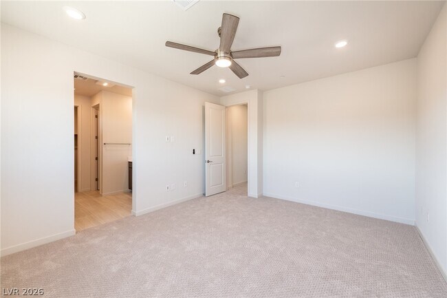 Building Photo - 12059 Arrebol Ave