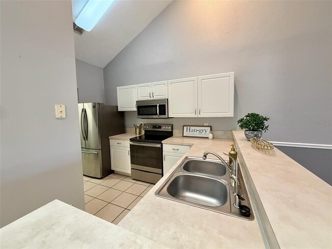 Building Photo - 13200 W Newberry Rd