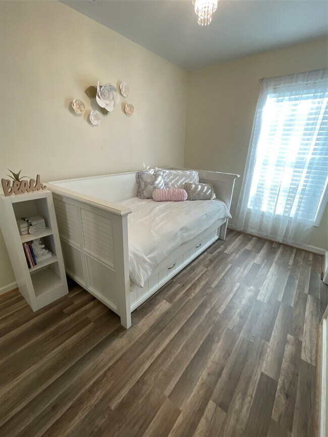 Building Photo - 1212 55th St