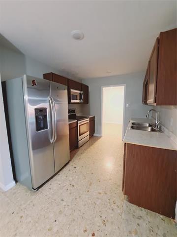 Building Photo - 3726 Red Oak Dr
