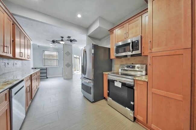 Building Photo - 652 N Eldridge Pkwy