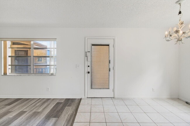 Building Photo - 180 Flanders C