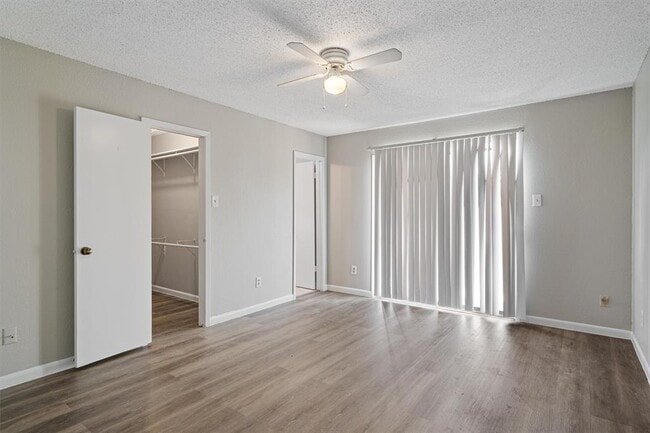 Building Photo - 13357 Water Oak Ln