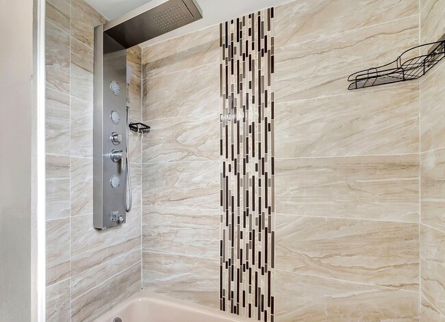 Building Photo - 7611 Spirea Dr