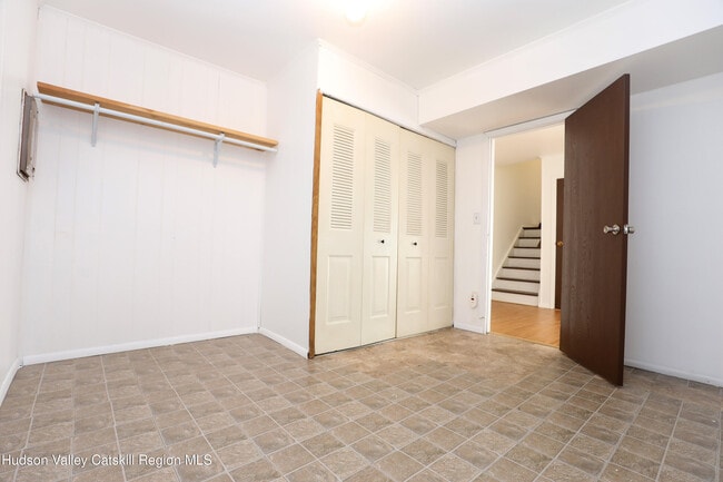 Building Photo - 259 Village Ct