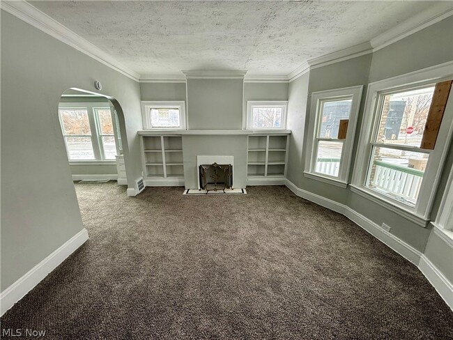 Building Photo - 9215 Yale Ave