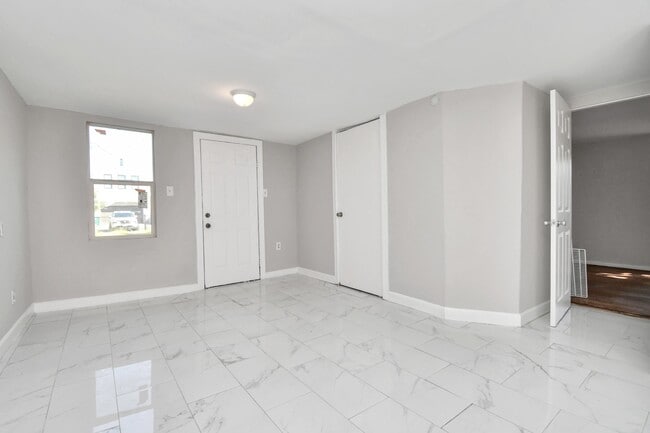 Building Photo - 1507 Laird St