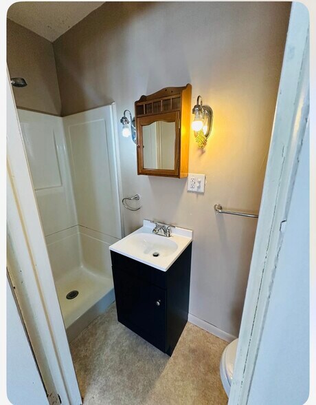 Building Photo - 345 1/2 Chemung St