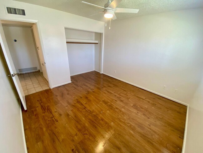 Building Photo - 2 Bedroom 1 Bathroom in Litchfield Park